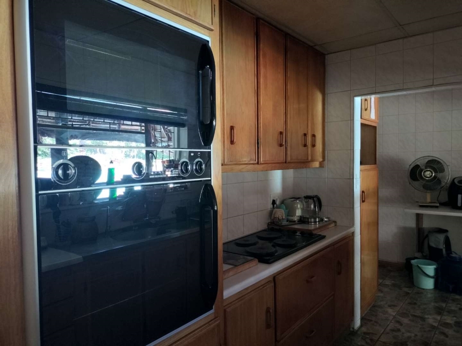 4 Bedroom Property for Sale in Langenhovenpark Free State